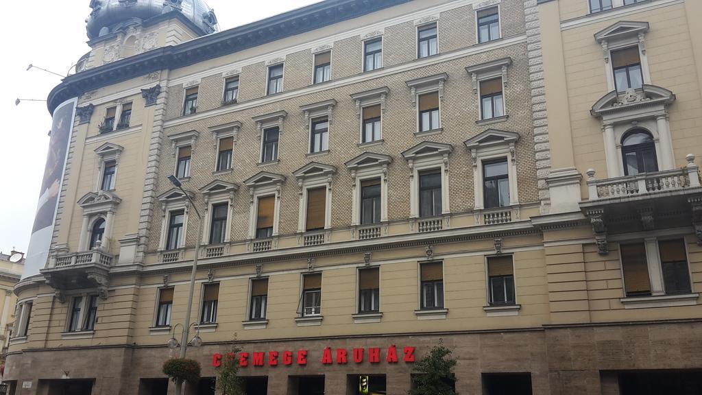 布达佩斯欧米茄酒店 外观 照片